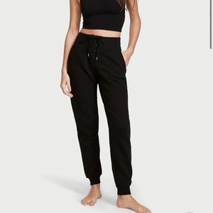 NWT! Cotton Fleece lace up jogger!